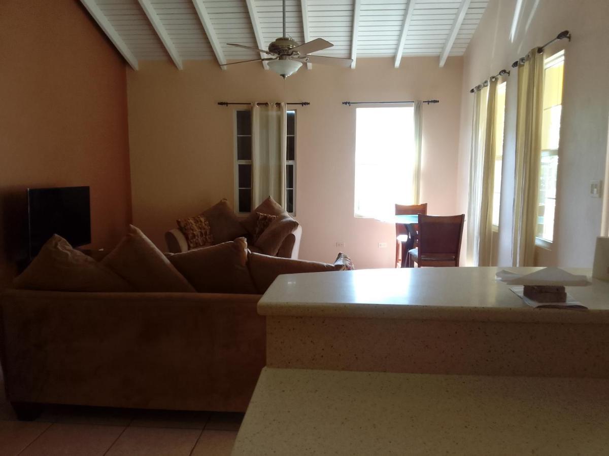 Abigail'S Sunflower Entire 2 Bedroom Apt Wesley Will Exterior photo